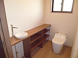 数か所あったトイレは１ヵ所に。 